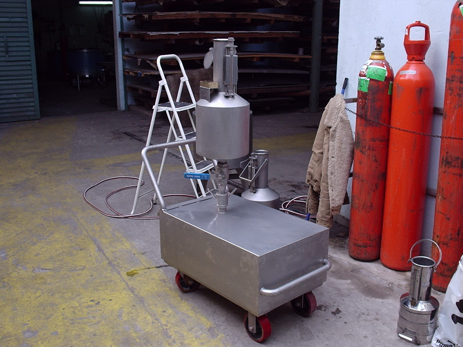 20-liter test measure · handheld