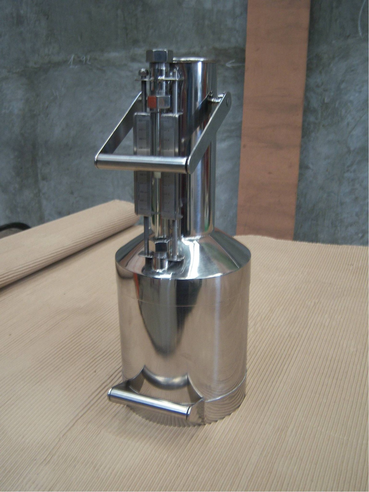 Precision Test Measures & Calibration Cans
