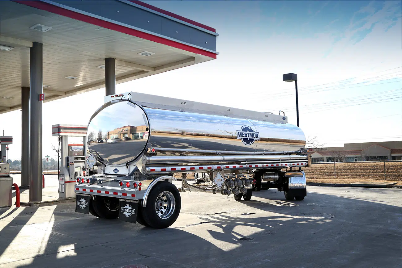 Multi-compartment truck · gas terminal